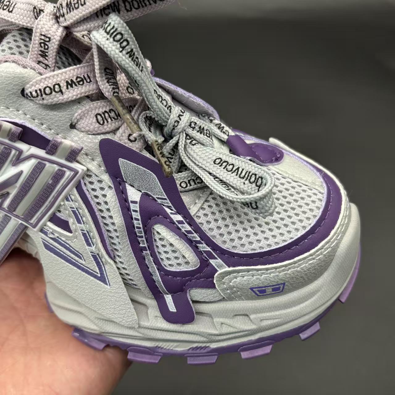 Children's shoes child